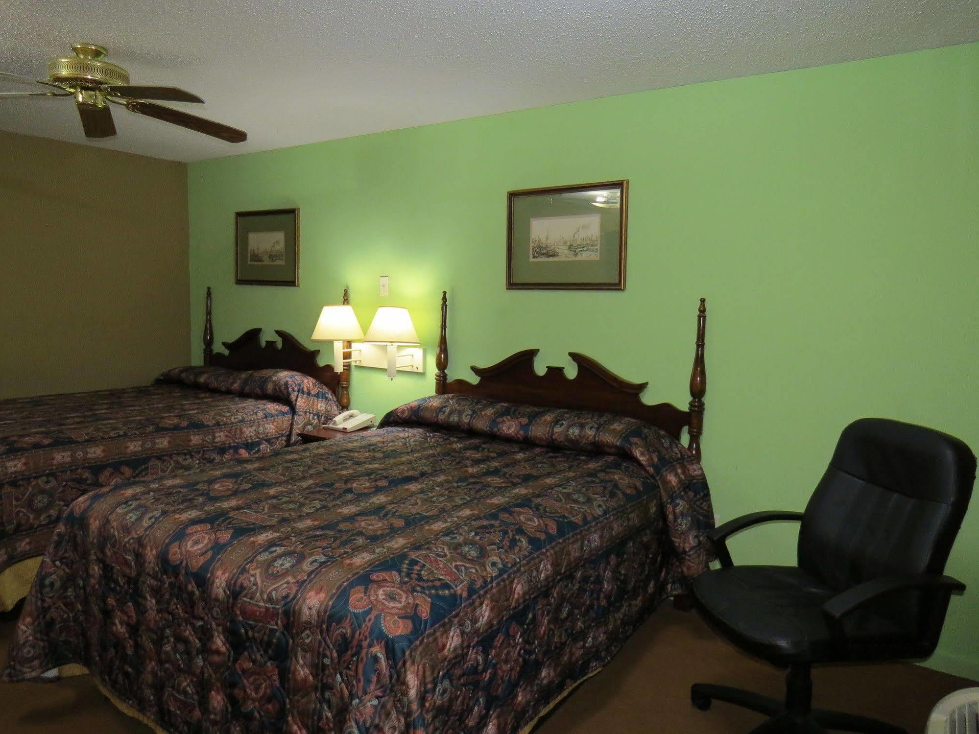 Motel First Western *